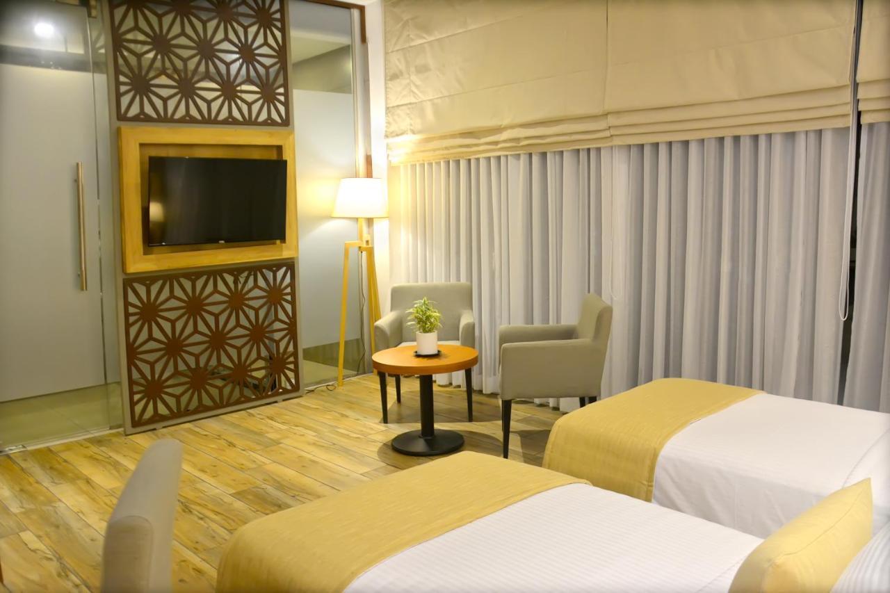Belmont Boutique Hotel - Free Airport Shuttle Service Negombo Exteriör bild